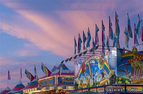 Summer Night at the State Fair Editorial Image - Image of midway, stand ...