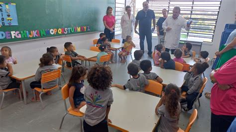 Prefeitura Entrega Kits De Higiene Bucal Para Alunos Da Rede Municipal