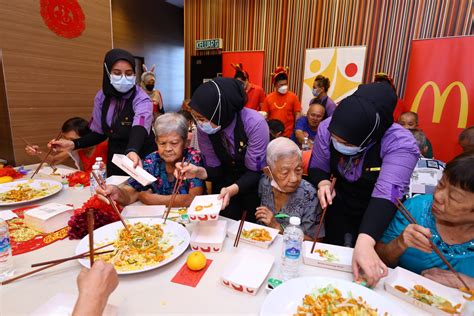 Mcdonalds Malaysia Brings Chinese New Year Cheer To Old Folks To Usher