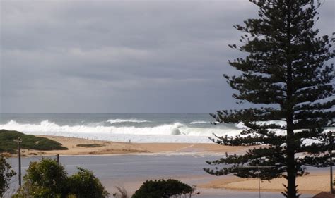 Wamberal Beach Surf Forecast and Surf Reports (NSW - Newcastle, Australia)