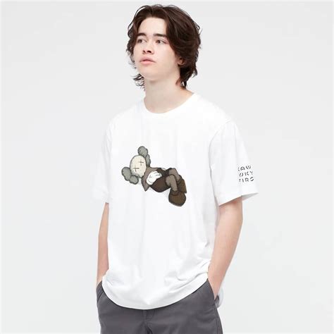 Top 53 về uniqlo kaws t shirt cdgdbentre edu vn