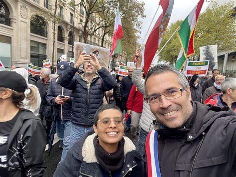 Francois Bechieau On Twitter A Paris Nous Marchons Contre La