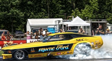 Frantic Ford Mustang Burnout Racingjunk News