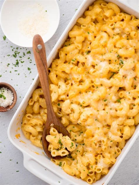 PERFECT Baked Mac and Cheese - Sweetly Splendid