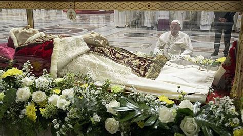 Leiche Von Papst Johannes Xxlll Exhumiert Nachrichten At