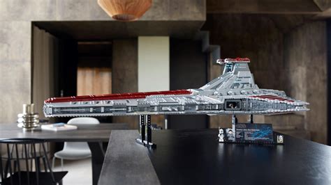 Lego Reveals 5 374 Piece Star Wars Ucs Venator Attack Cruiser