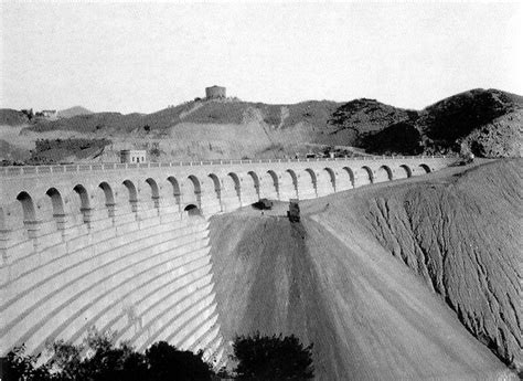 reinforcing and hiding the mulholland dam 1932 | Dam, Mulholland, Landmarks