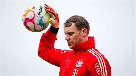 Neuer Se Recupera De Les O E Volta Aos Treinamentos Do Bayern Ap S