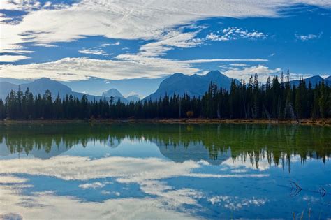 Banco de imagens reflexão natureza céu paisagem natural montanha