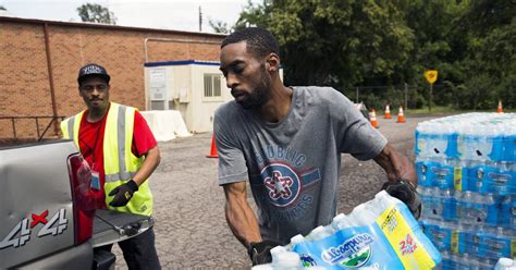 Lead crisis: Flint braces as Michigan shuts down free bottled water sites