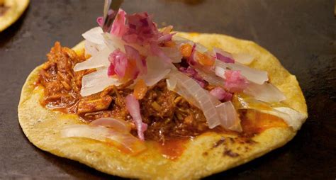 Panuchos De Cochinita Pibil Estilo RMZ Cocina Mexicana