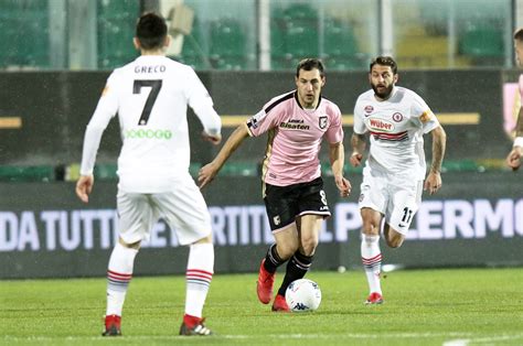 Palermo Foggia 0 0 Le Pagelle Dei Quotidiani Sportivi