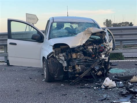 Seconda Tragedia Sulle Strade Del Salento Scontro Tra Auto Sulla Lecce