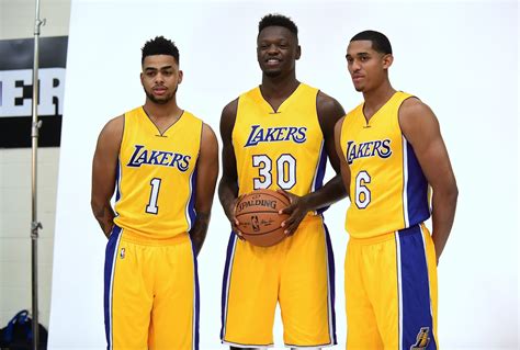 BASKETBALL 24/48/82: 2016/2017 LOS ANGELES LAKERS-NBA SEASON PREVIEW