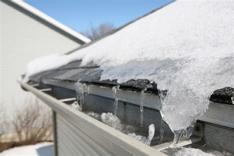 5 Common Roof Problems That Happen During Winter