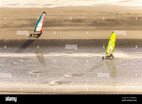 Chars Voile Sur La Plage De Boulogne Sur Mer France C Te D Opale