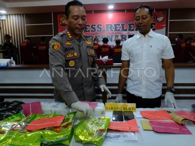 Polresta Pontianak Gagalkan Penyelundupan Sabu Empat Kilogram ANTARA Foto