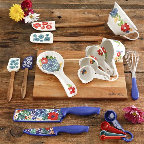 The Pioneer Woman Dazzling Dahlias 20 Piece Gadget Set Pioneer Woman Kitchen Decor Pioneer