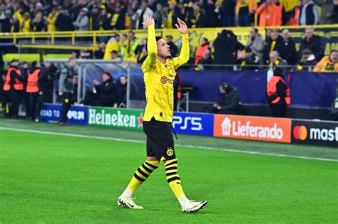 Jadon Sancho's 1st UCL goal since 2021 helps Dortmund beat PSV - Futbol ...