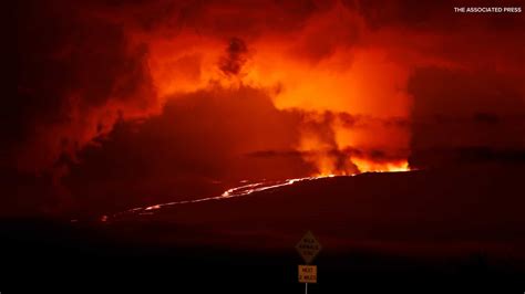 Nasa Hawaiis Mauna Loa Worlds Largest Active Volcano Erupts For 1st Time In 40 Years