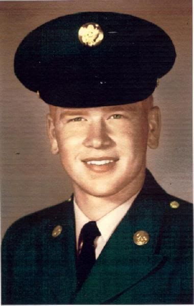 Virtual Vietnam Veterans Wall Of Faces Rodney C Edwards Army