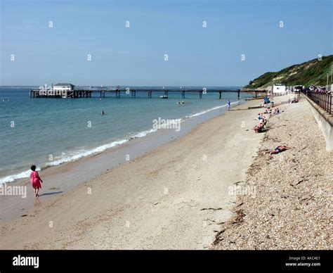 Totland Bay Beach Isle Of Wight Stock Photo Alamy