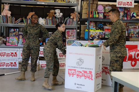 KING PLASTIC CORPORATION PARTNERS WITH TOYS FOR TOTS FOR HOLIDAY TOY