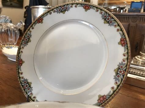 Proantic Partie De Service De Table En Porcelaine De Limoges Dépo