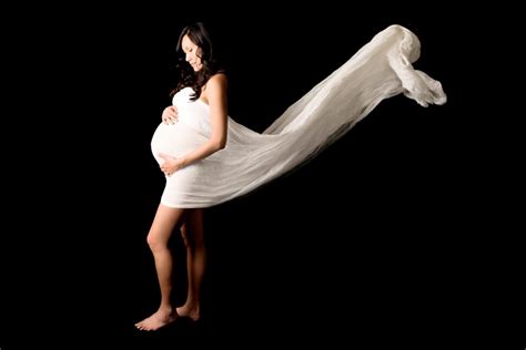 Creative ideas for a pregnancy photoshoot - Photo Book Design Ideas ...