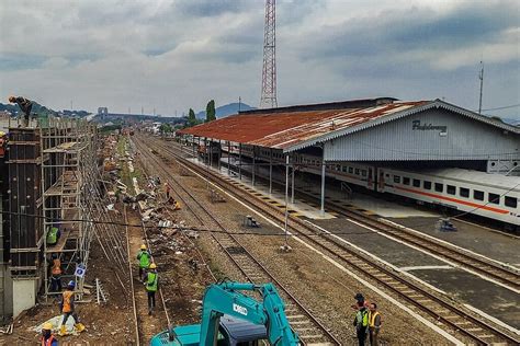 indonesias hsr  beset  problems fmt