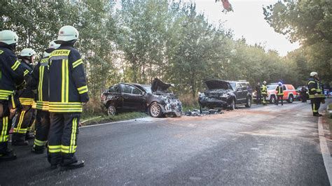 Unfall Drama In Ahrensburg Frontalcrash Fordert Drei Verletzte