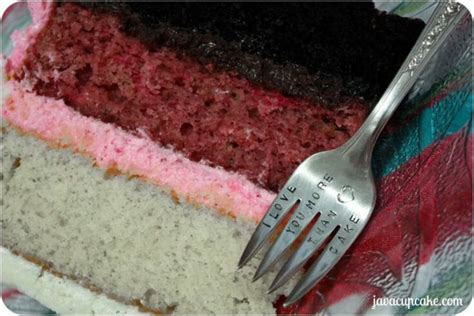 {tutorial} Neapolitan Layer Cake Javacupcake