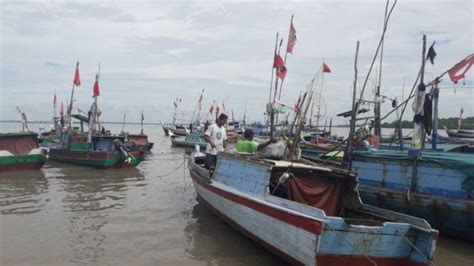 Aku Dimana Lagi Perbaiki Kapal Nelayan Di Jakarta Hanyut Hari Di