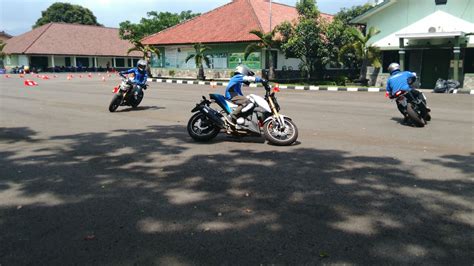 Instruktur Safety Riding Yamaha Geber Xabre Di Jambore Nasional Yra Ke