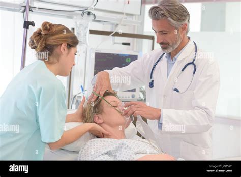 Nurse resuscitation training hi-res stock photography and images - Alamy