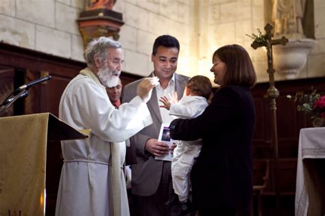 Le Déroulement De La Célébration Du Baptême Liturgie And Sacrements