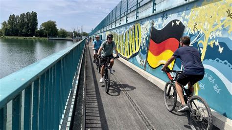 Baden Württemberg Neuer Radweg am Oberrhein eröffnet tagesschau de