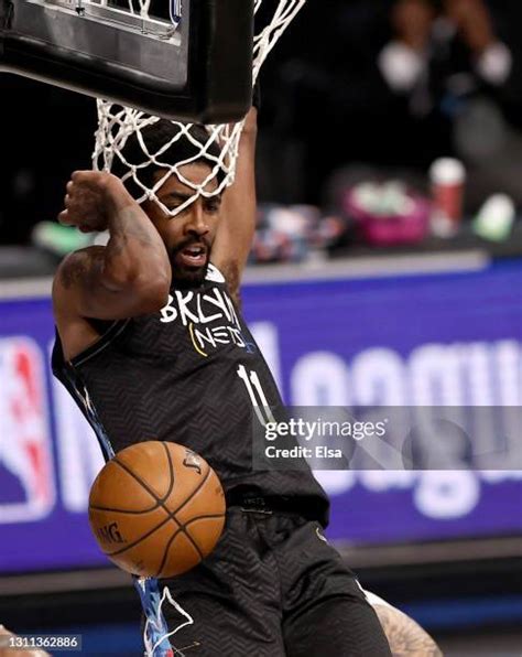 Kyrie Irving Dunk Photos and Premium High Res Pictures - Getty Images