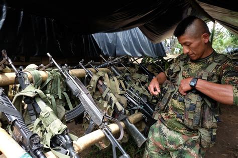 Cauca Al Menos Diez Disidentes De Farc Mueren En Enfrentamientos Con Militares En Colombia