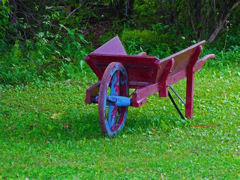 Old Wooden Wheelbarrow Wooden Wheelbarrows Pinterest Wooden