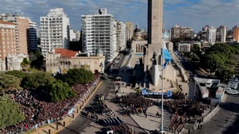 Javier Milei encabeza el acto del Día de la Bandera en Rosario El Esquiu