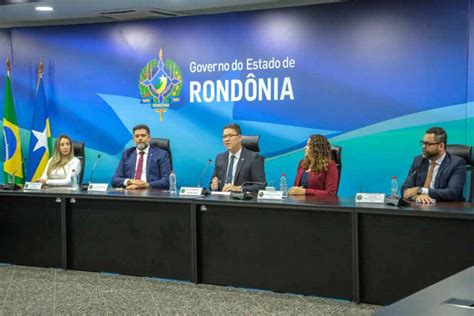 Governador De Rond Nia Marcos Rocha Empossa O Novo Procurador Geral Do