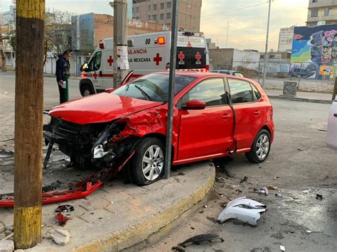 Aparatoso Choque En El Centro De Torreón Deja Cuantiosos Daños