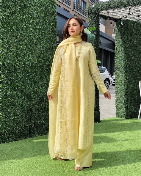 Yellow Dress Yumna Zaidi Pakistani Actress Pakistani Indian Fashion