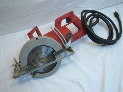 Milwaukee 7 14 Worm Drive Circular Saw 6377 Heavy Duty Ebay