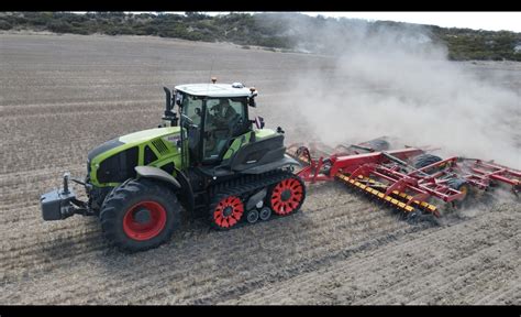 Claas Axion Terra Trac Debuts In Australia