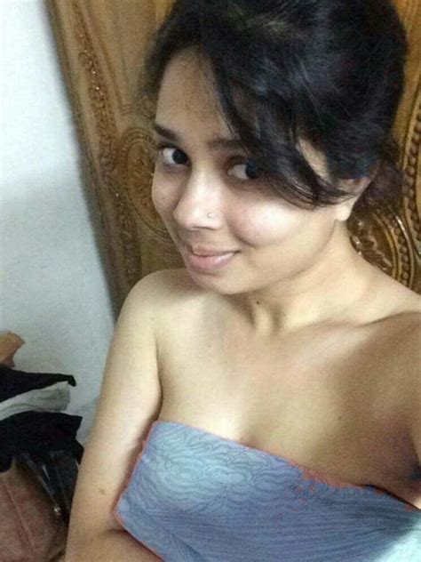 Pooja Indian Desi Hairy Wife Nude Selfie