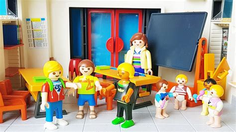 Rodzinka Playmobil po polsku Tomek i Ania idą do nowa szkoła i