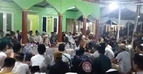 Peringati Khoul Umi Hj Asmaiyah Binti Abah Asy Ari Ke 22 Istigosah