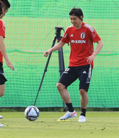 ＜日本代表練習＞ボール回しをする伊東 ― スポニチ Sponichi Annex サッカー